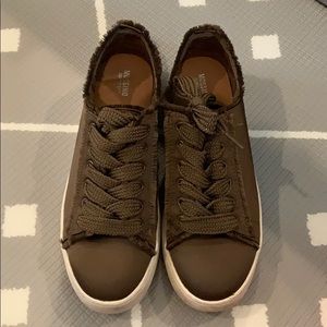 Mossimo Sneakers